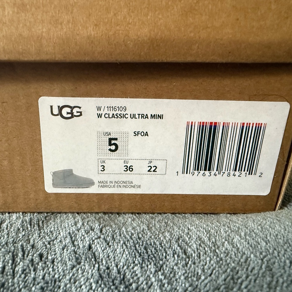 UGG Women's Classic Ultra Mini Booties - Picture 7 of 7